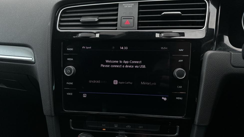 Apple Car Play & Android Auto