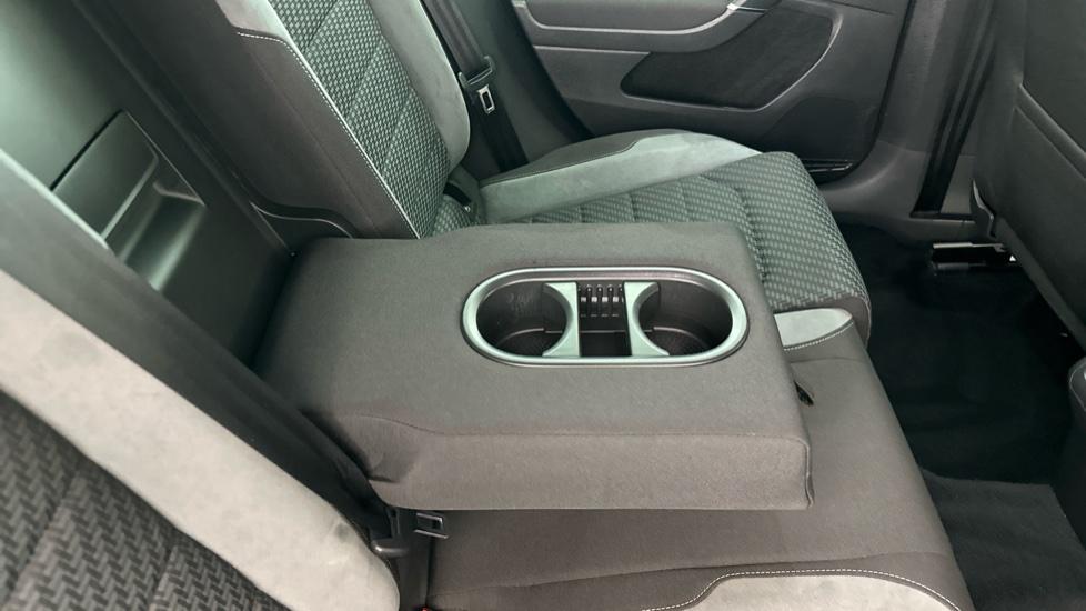 Rear Armrest/ Cup Holder