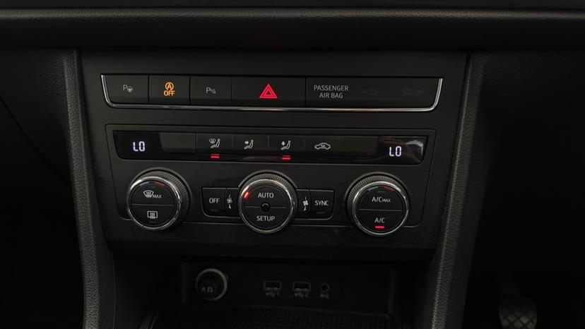 Air Conditioning/Dual Climate Control/Auto Stop/Start 
