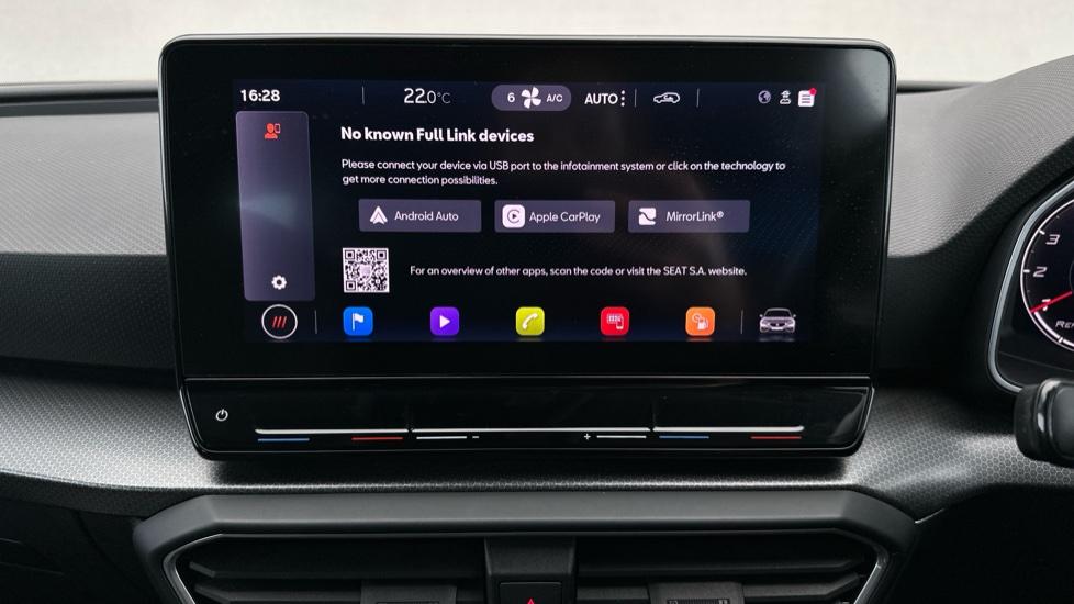 Apple Car Play & Android Auto