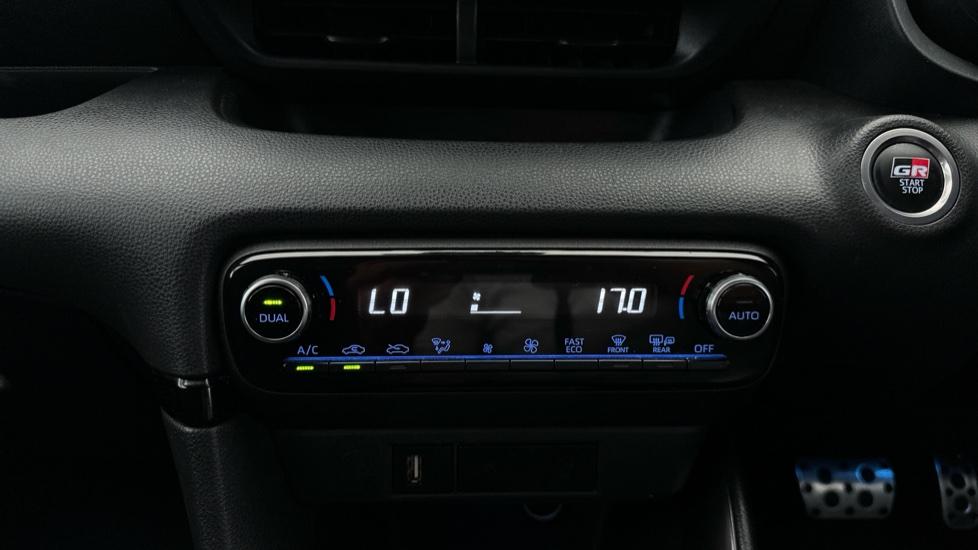 Air Conditioning /Dual Climate Control 