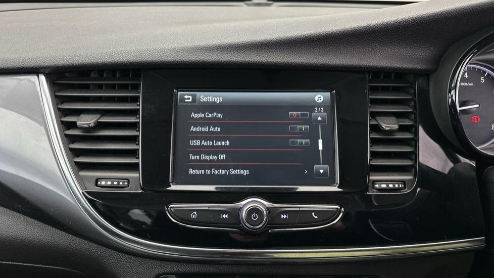 Apple Car Play & Android Auto