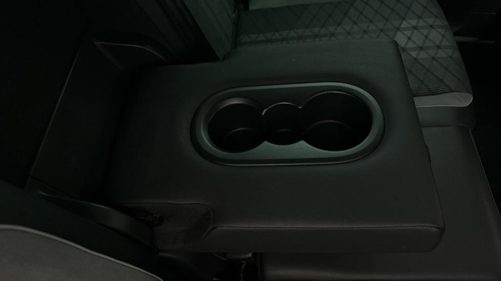 Rear Armrest/ Cup Holder