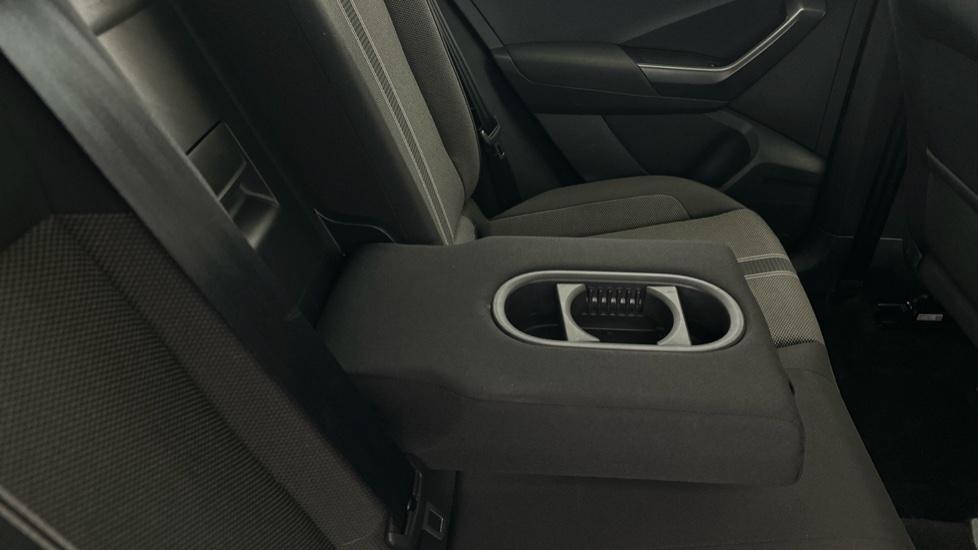 Rear Armrest/ Cup Holder