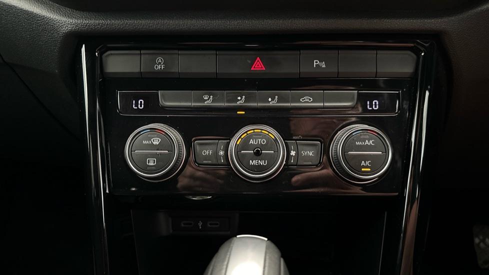 Dual Climate Control / Air Conditioning / Auto Stop/Start