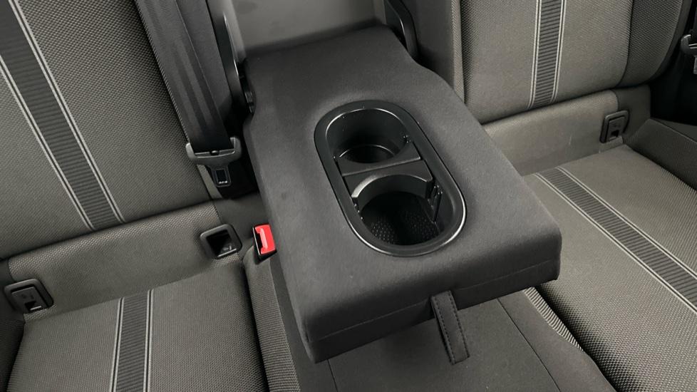 Rear Armrest/ Cup Holder