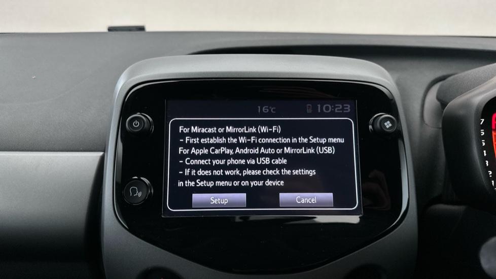 Apple Car Play & Android Auto