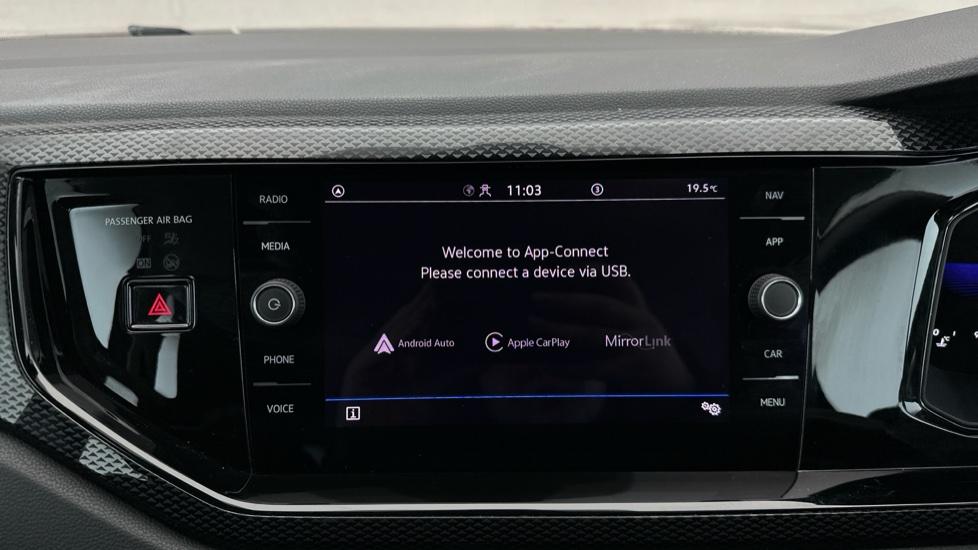 Apple Car Play & Android Auto