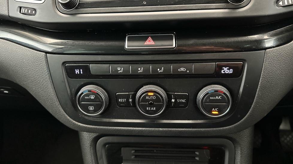 Air Conditioning /Dual Climate Control 