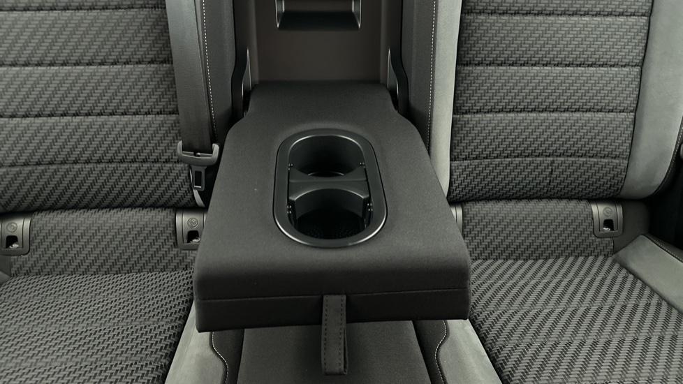 Rear Armrest/ Cup Holder