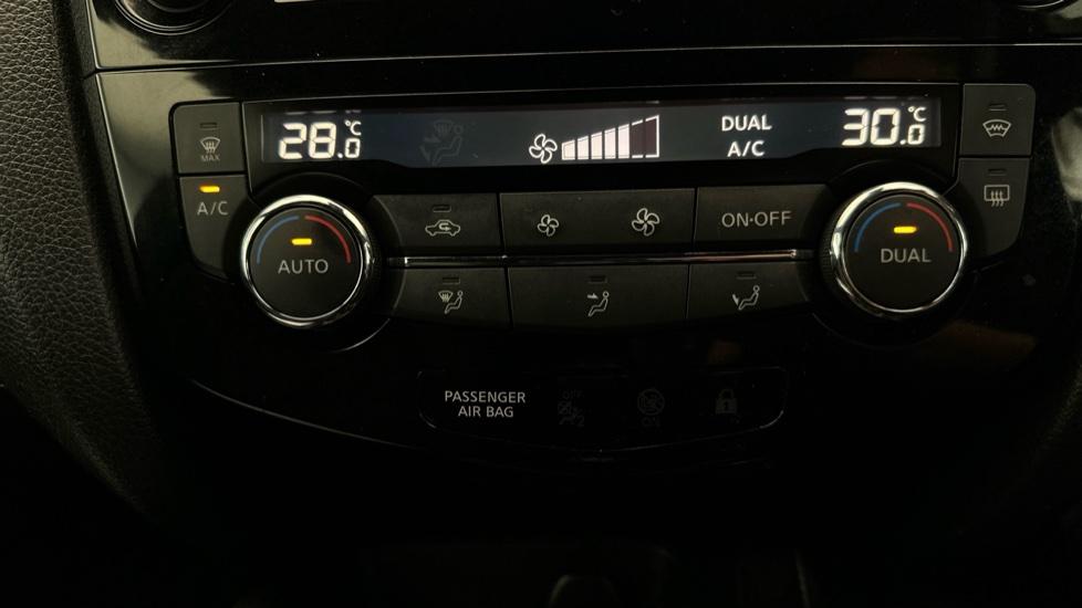 Air Conditioning /Dual Climate Control 