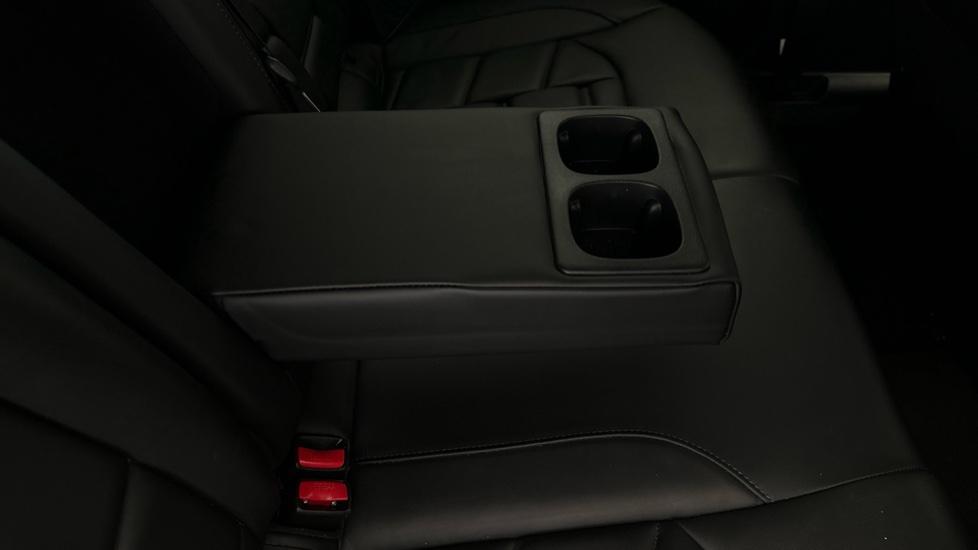 Rear Armrest/ Cup Holder