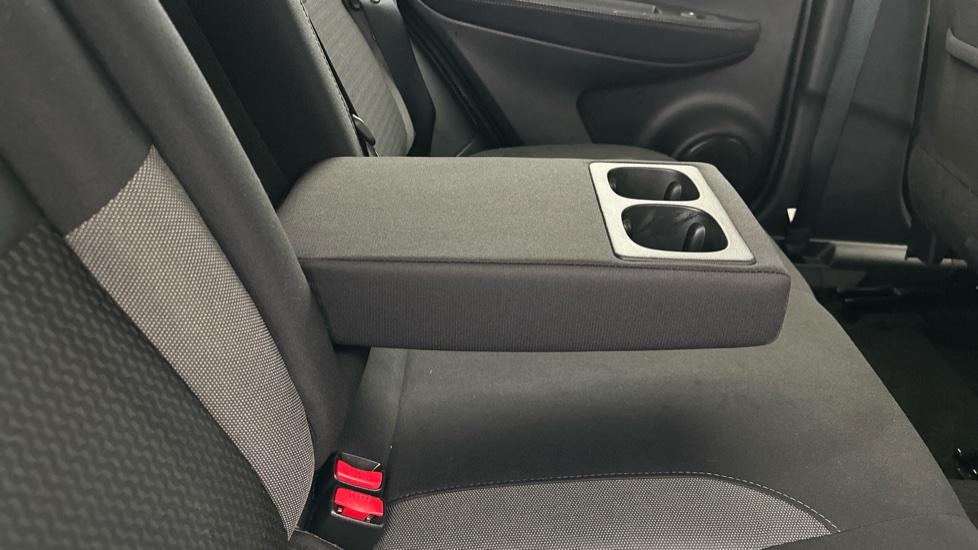 Rear Armrest/ Cup Holder