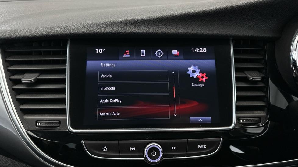 Apple Car Play & Android Auto