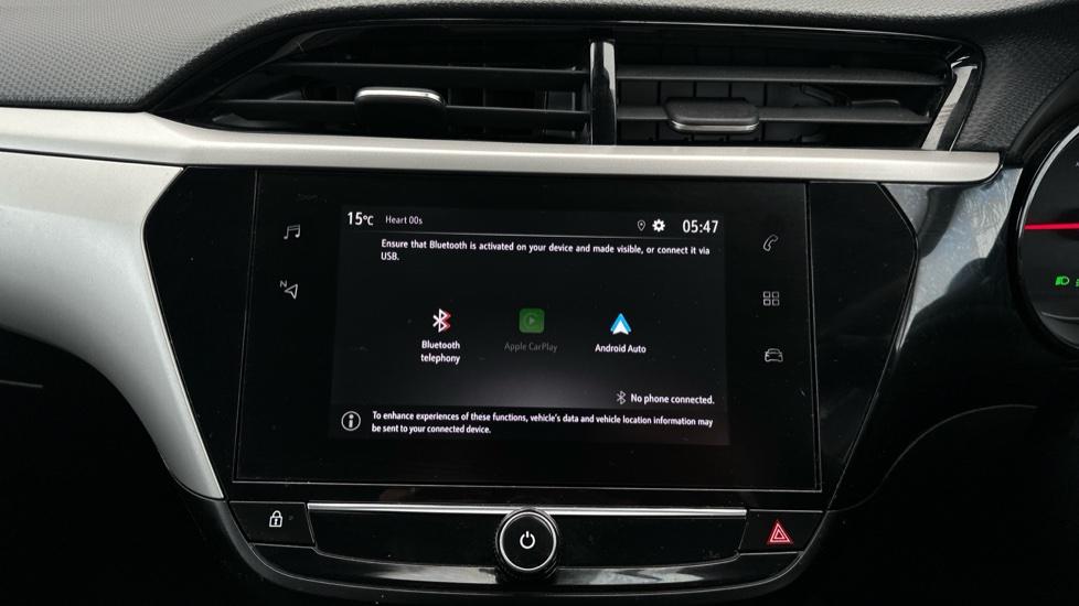 Bluetooth / Apple CarPlay / Android Auto 