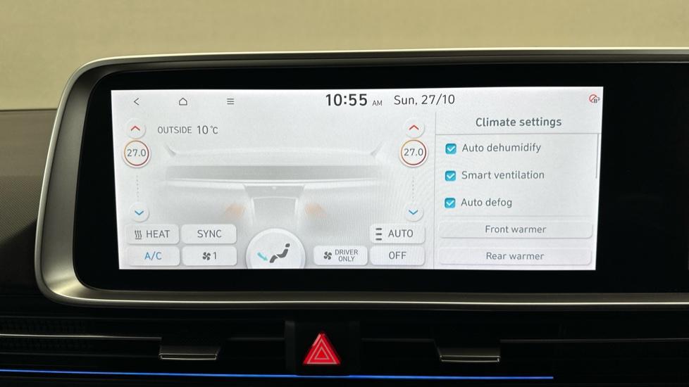 Dual Climate Control  / Air Conditioning 