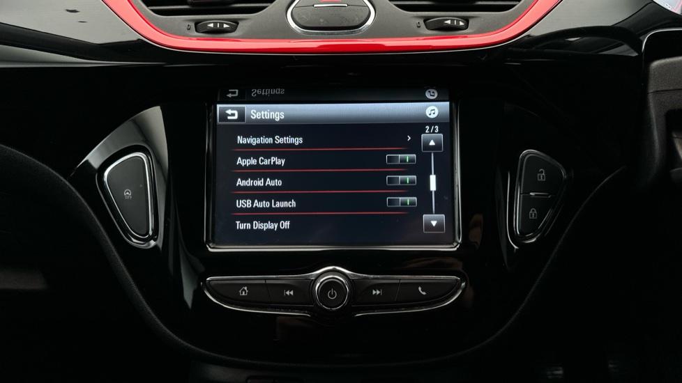 Apple Car Play & Android Auto