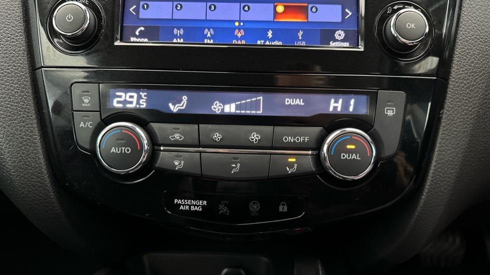 Air Conditioning /Dual Climate Control 