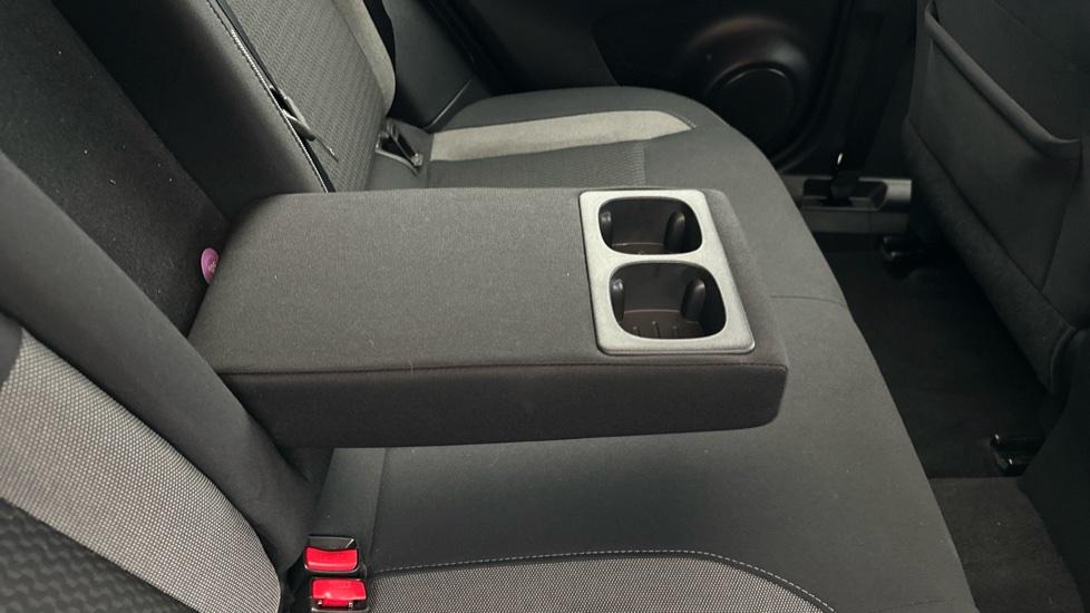 Rear Armrest/ Cup Holder