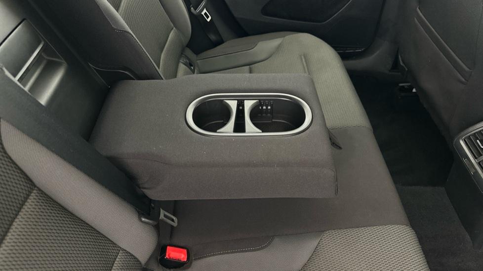 Rear Armrest/ Cup Holder