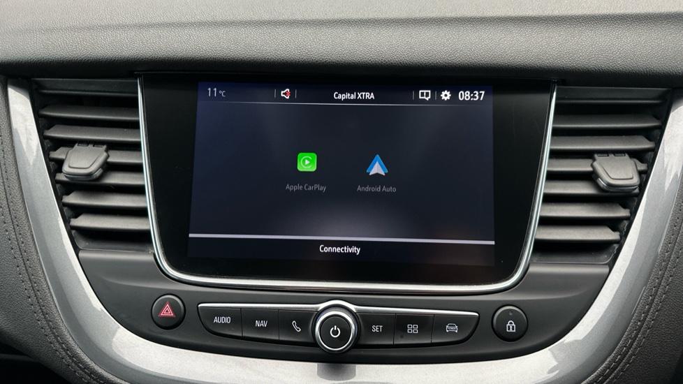 Apple Car Play & Android Auto