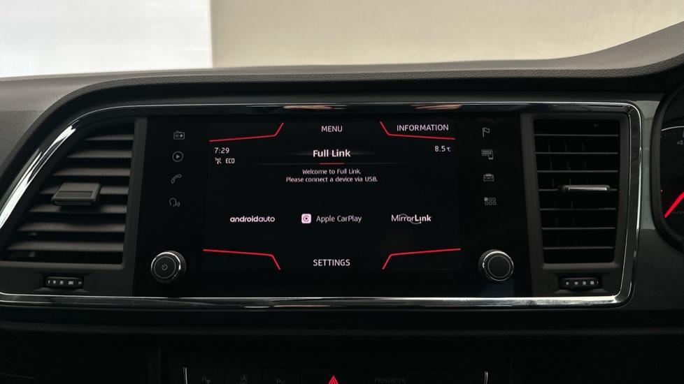 Apple Car Play & Android Auto