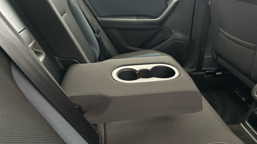 Rear Armrest/ Cup Holder