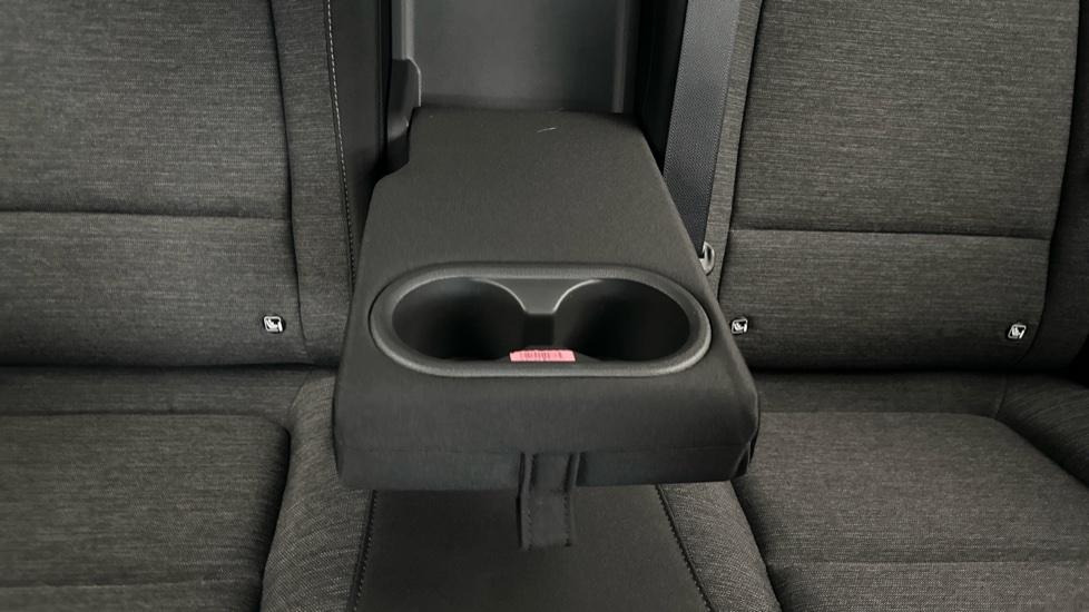 Rear Armrest/ Cup Holder