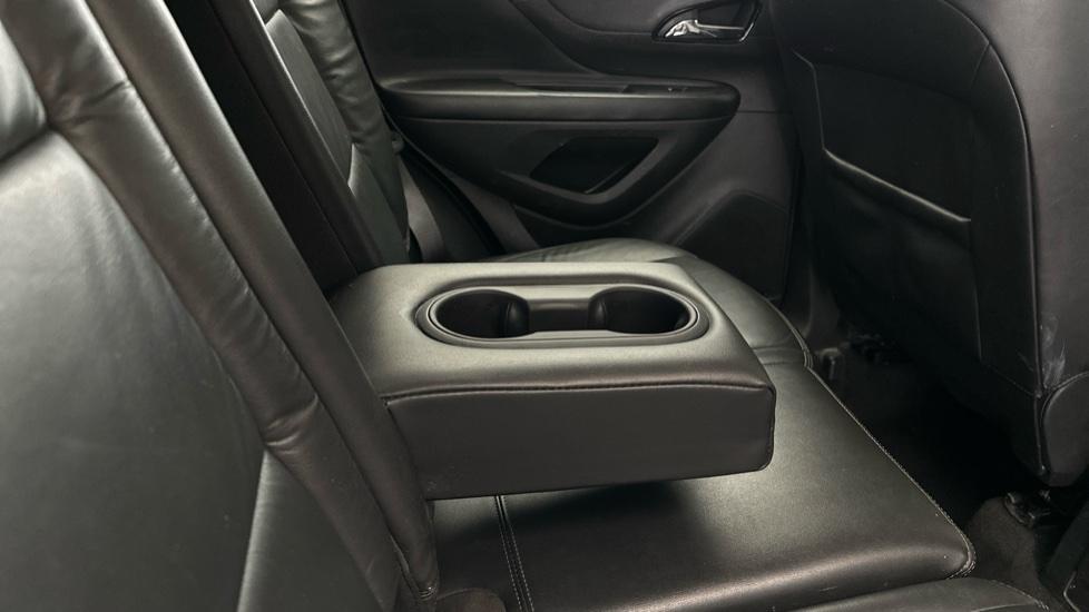 Rear Armrest/ Cup Holder