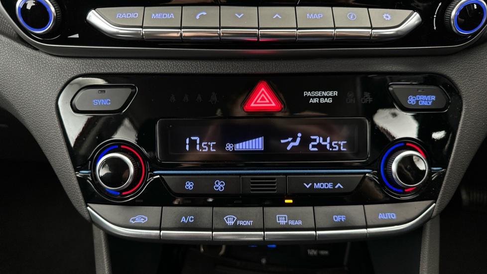 Air Conditioning /Dual Climate Control 