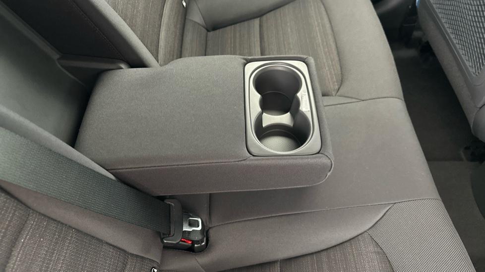 Rear Armrest/ Cup Holder