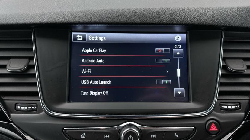 Apple CarPlay/Android Auto 