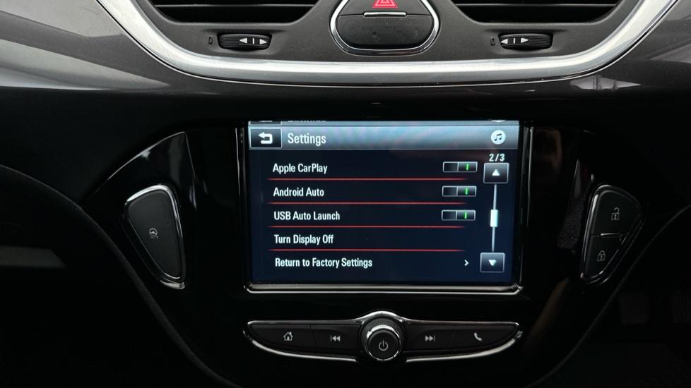 Apple Car Play & Android Auto