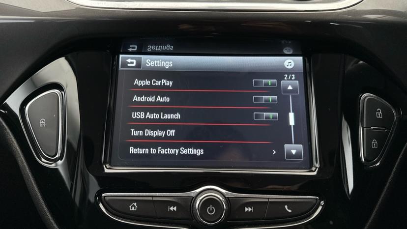 Apple CarPlay/Android Auto 