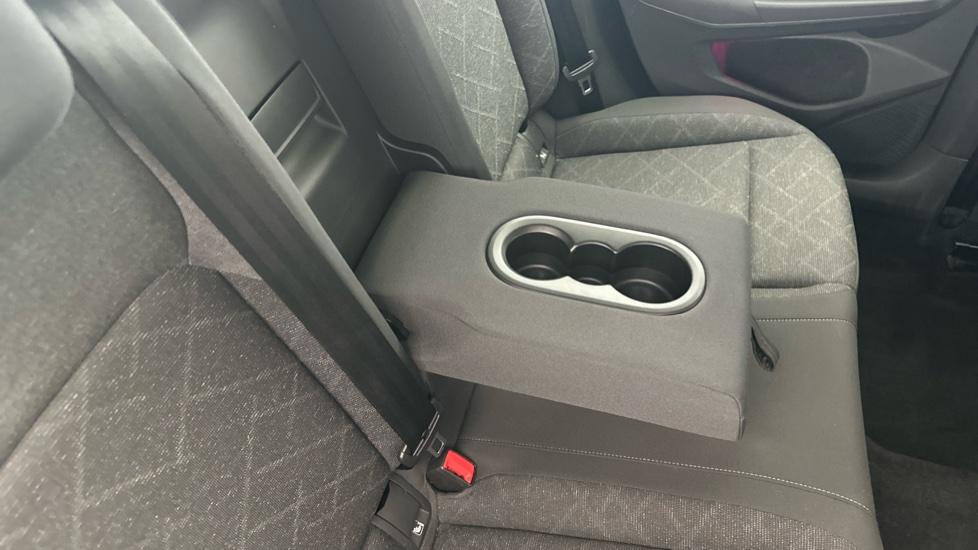 Rear Armrest/ Cup Holder