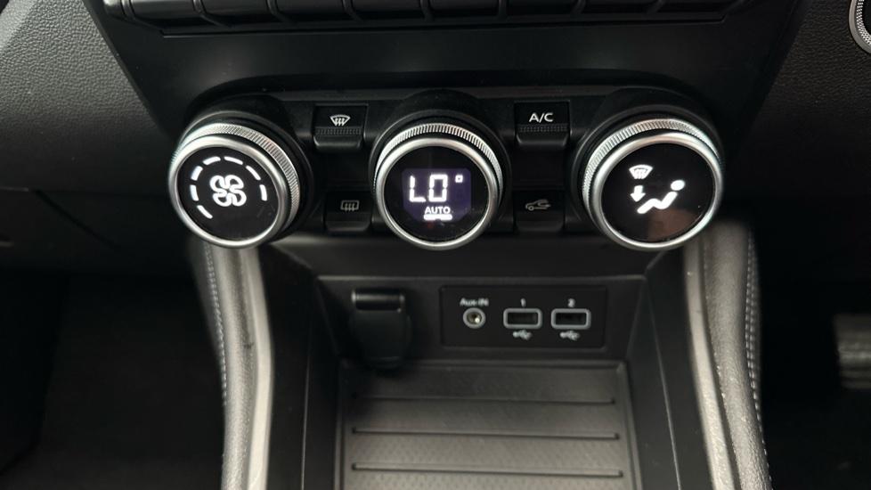 Air Conditioning /Dual Climate Control 