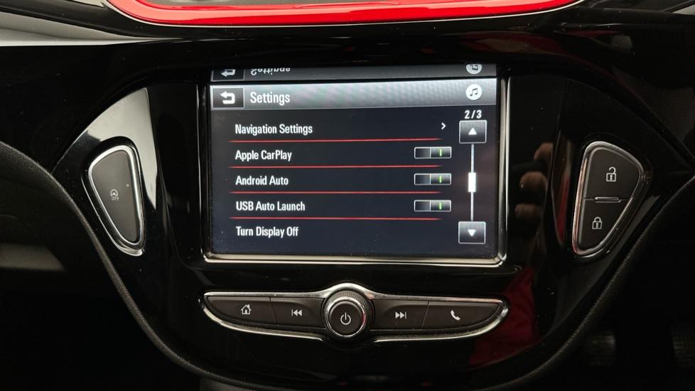 Apple Car Play & Android Auto