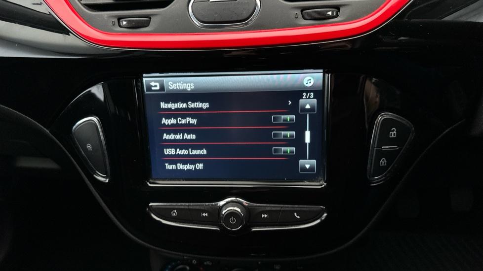 Apple Car Play & Android Auto