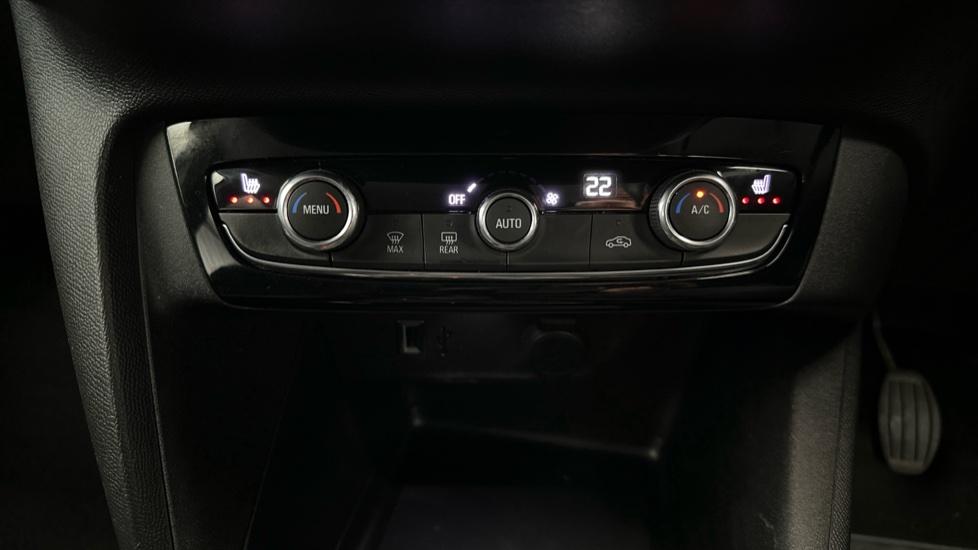 Air Conditioning  / Heated Seats 