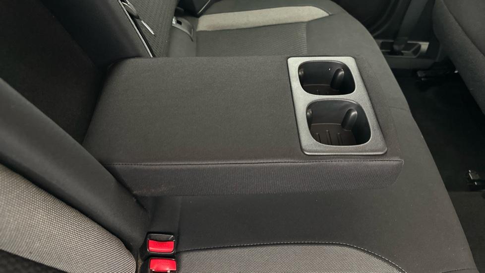 Rear Armrest/ Cup Holder