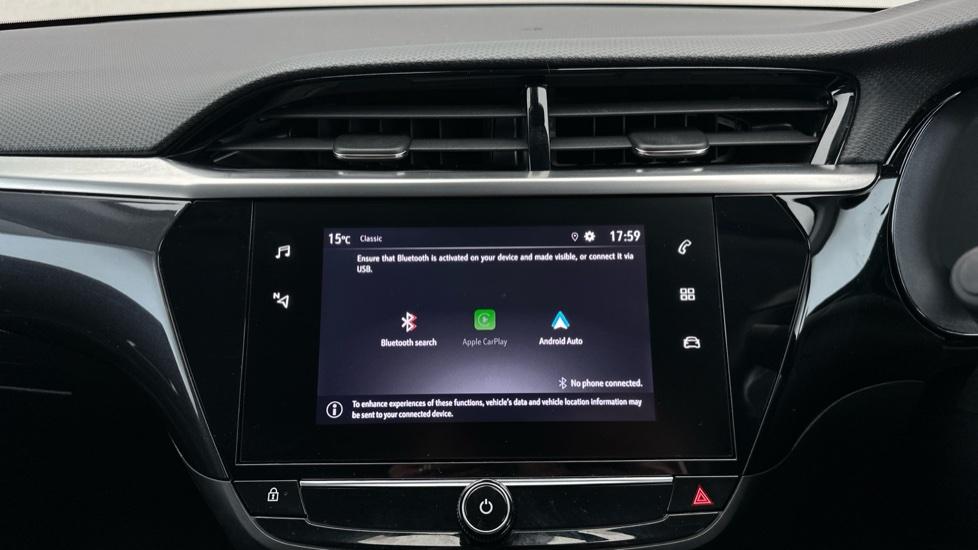 Bluetooth / Apple CarPlay / Android Auto 