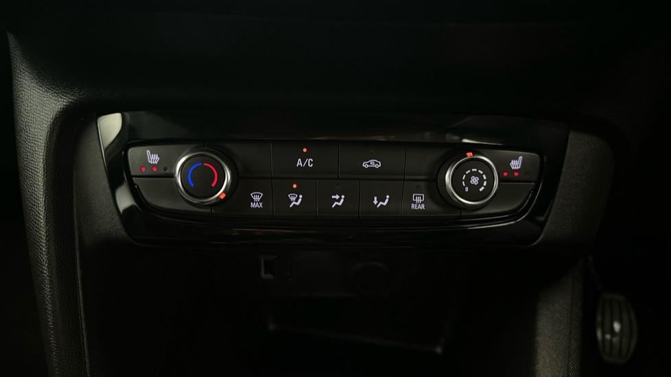 Air Conditioning /Dual Climate Control /Heated Seats 