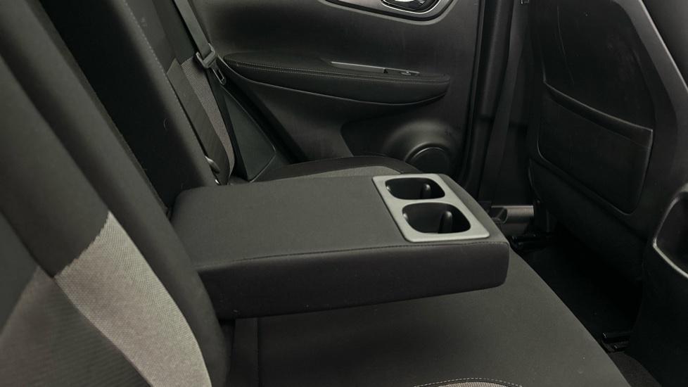 Rear Armrest/ Cup Holder