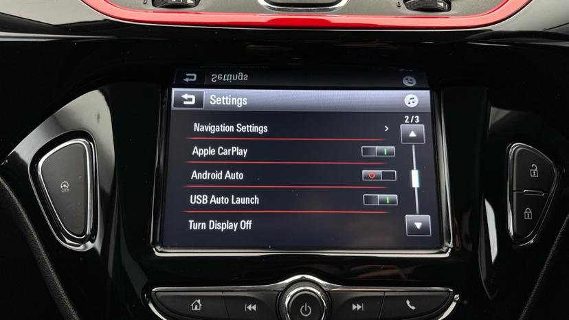 Apple CarPlay/Android Auto 