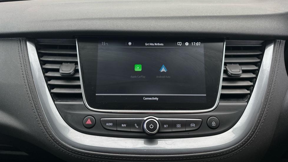 Apple Car Play & Android Auto