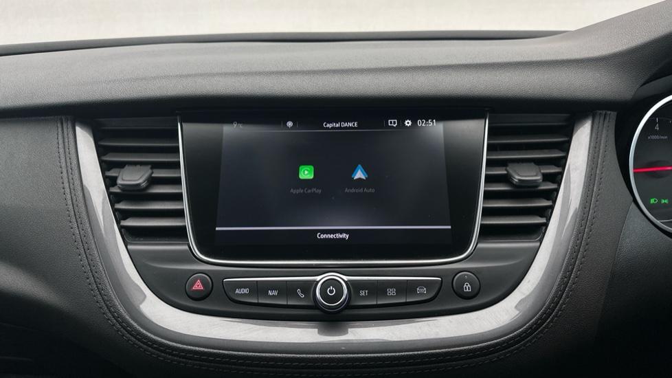 Apple Car Play & Android Auto