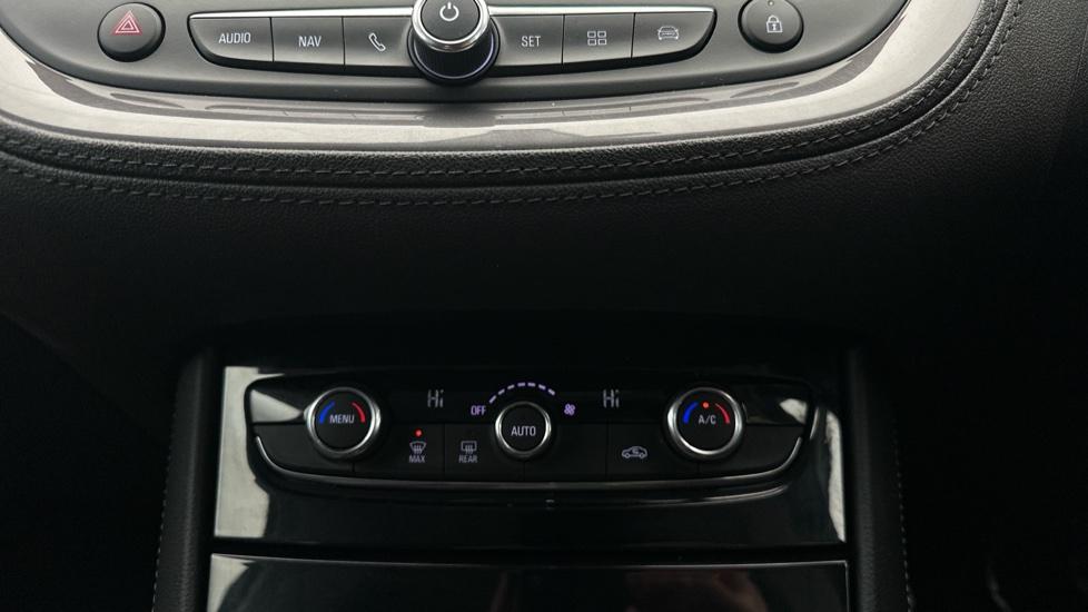 Air Conditioning /Dual Climate Control 