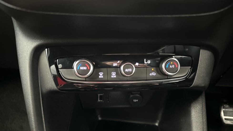 Air Conditioning  /Dual Climate Control 