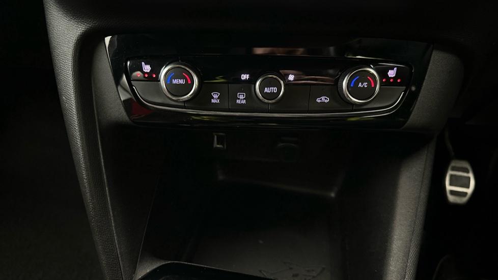 Air Conditioning /Heated Seats 