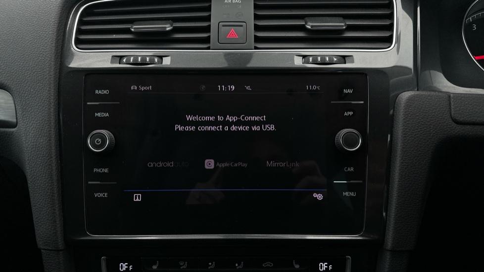 Apple Car Play & Android Auto